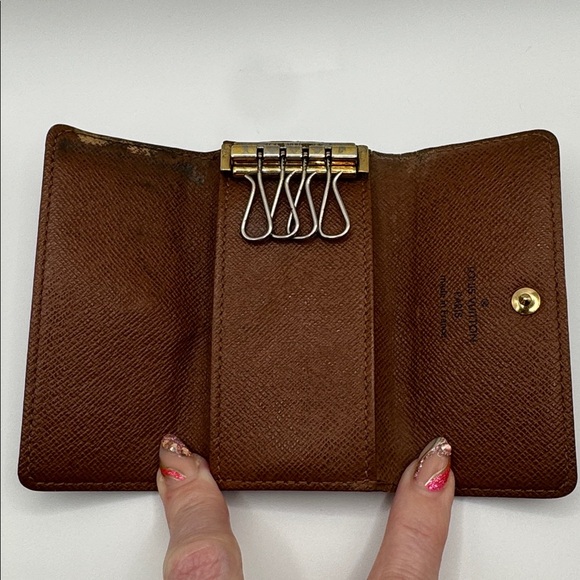 Louis Vuitton Multicles Monogram 4 Key Case Key Holder - Picture 3 of 9
